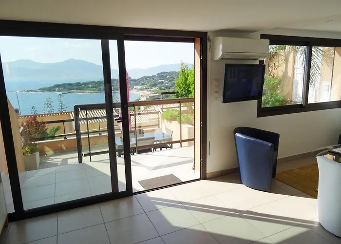 So Leil So Fun A - 45m2 - Grand Lit 180 - A Pied - Wifi Fibre - Terrasse Apartment Porticcio (Corsica)