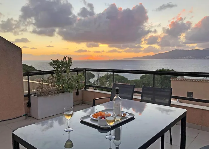 So Leil So Fun A - 45m2 - Grand Lit 180 - A Pied - Wifi Fibre - Terrasse *