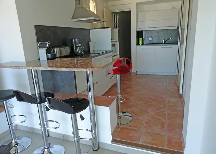 Apartment So Leil So Fun A - 45m2 - Grand Lit 180 - A Pied - Wifi Fibre - Terrasse