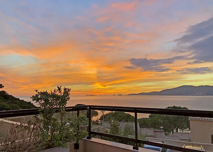 Daire So Leil So Fun A - 45m2 - Grand Lit 180 - A Pied - Wifi Fibre - Terrasse Porticcio (Corsica)